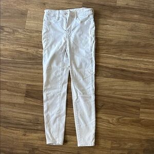 American Eagle White Next Level Stretch Skinny Jeans